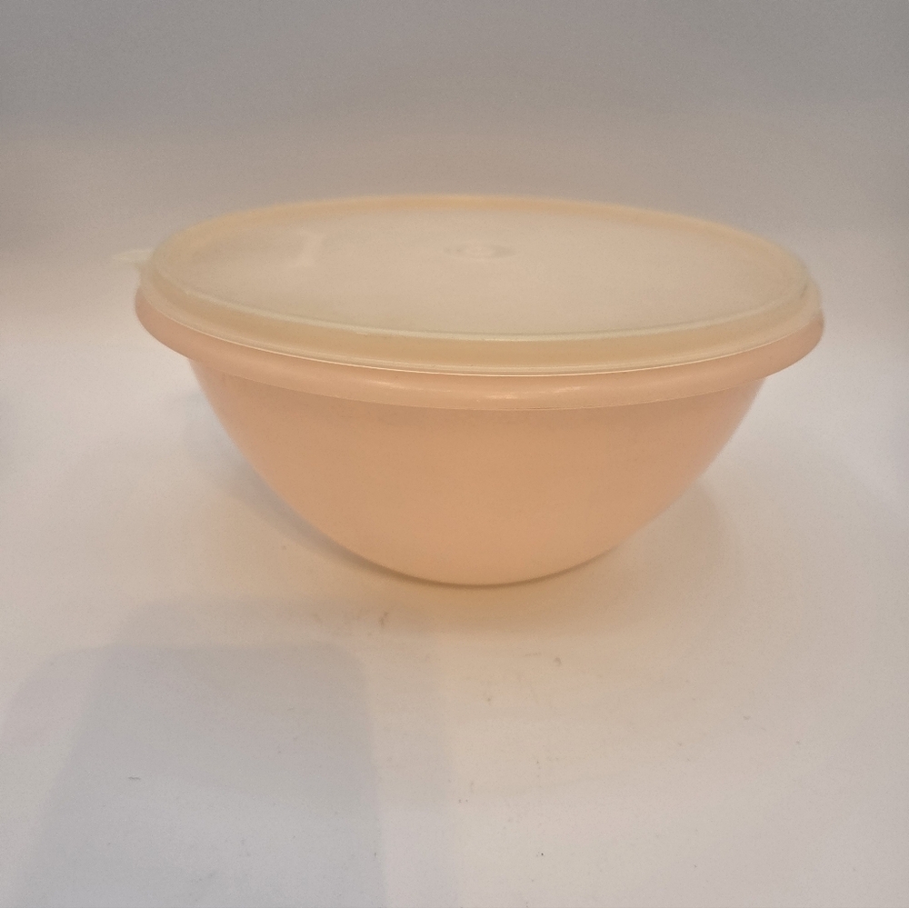 Vintage Tupperware Wonderlier Pastel Peach 8" Bowl